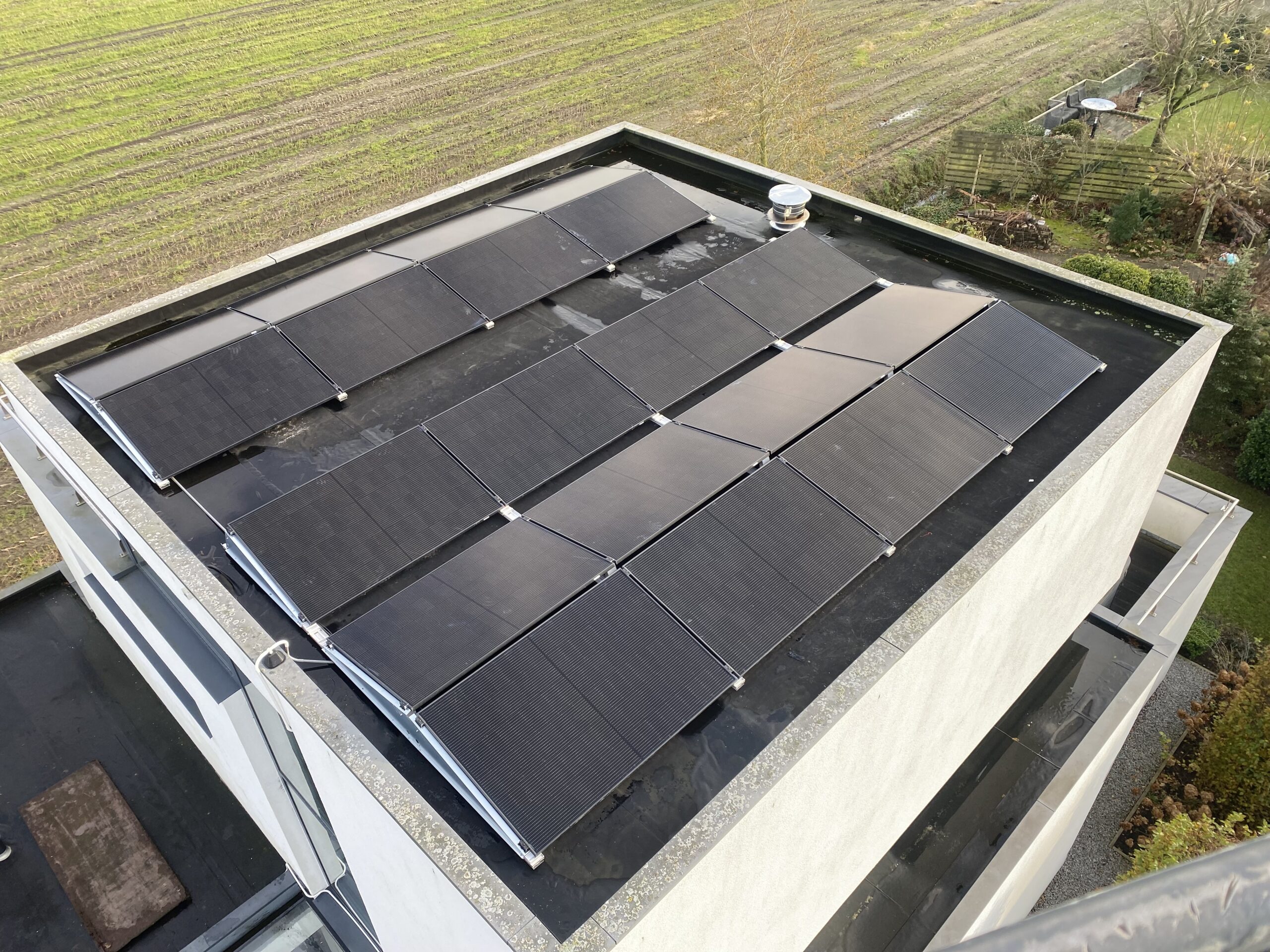 ZONNEPANELEN INSTALLATIE